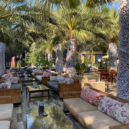 Barby Butik 3* קמר
